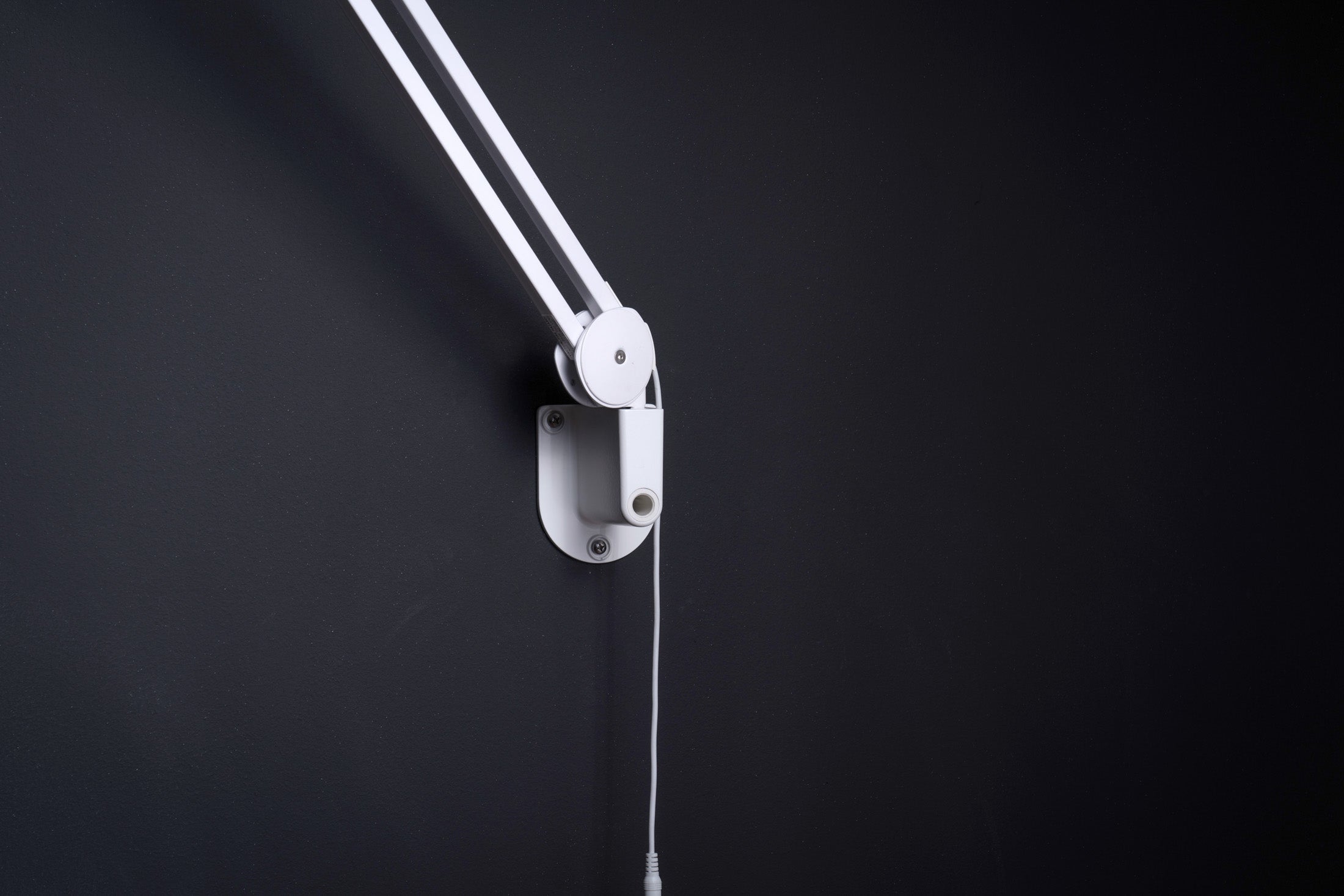 Wall & Table Mount