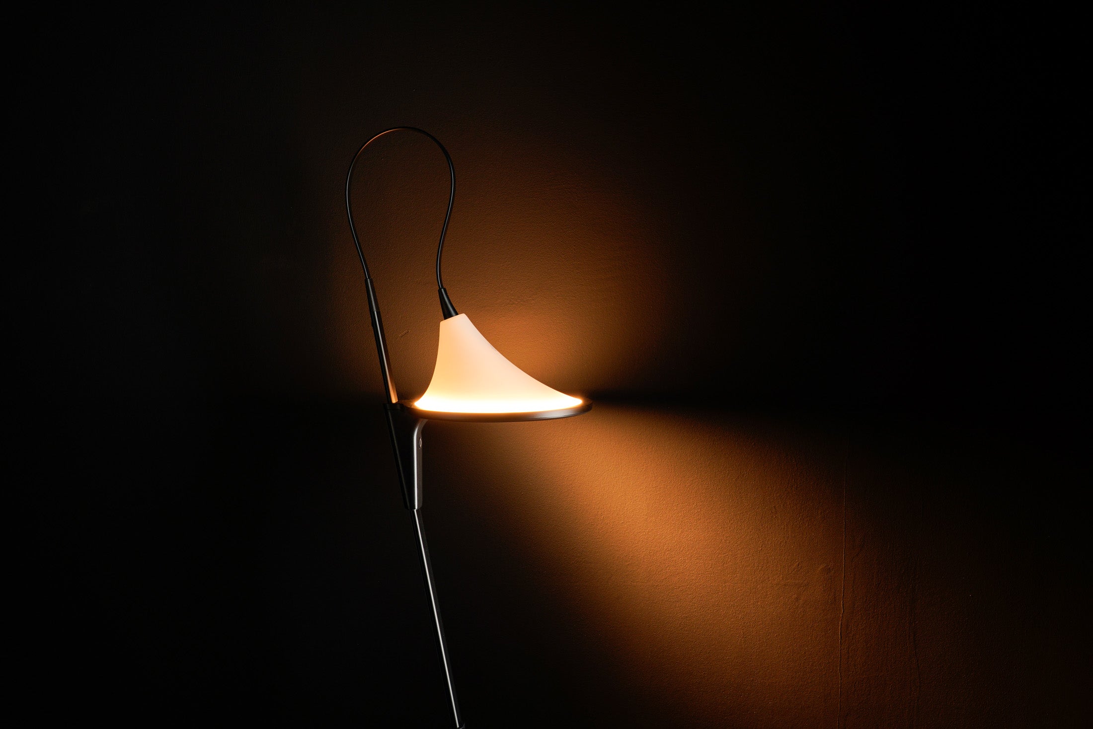 Cometa Table Lamp