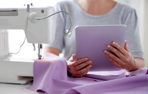 N1180-Sewing-Machine-Lamp-16-tailor-with-sewing-machine_d4b14543-e0fd-4919-a93b-fca9dcda1e94.jpg
