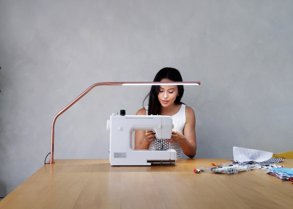 Slimline 4 Table (Rose Gold) & Magnifier Bundle