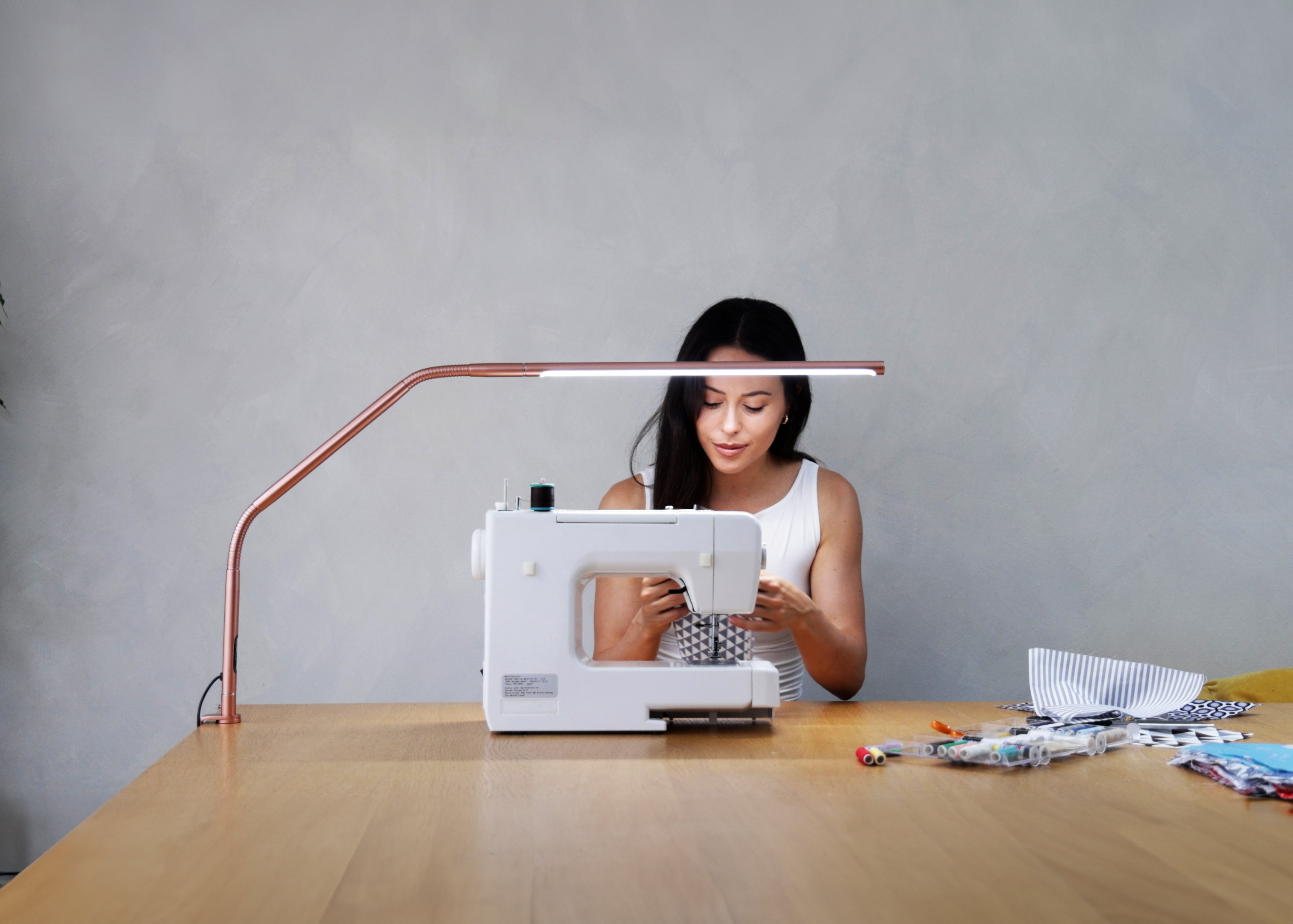 Slimline 4 Table (Rose Gold) & Magnifier Bundle