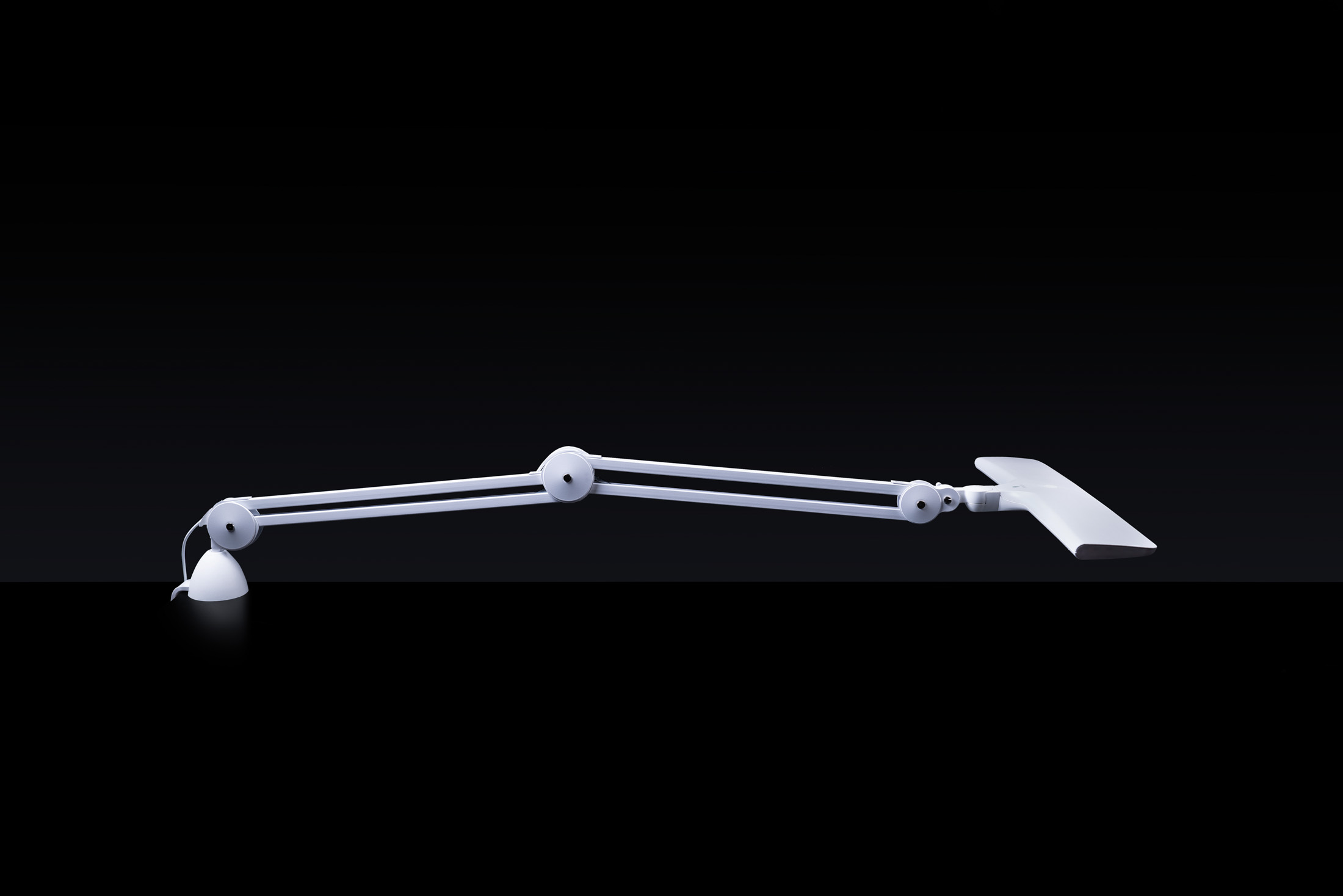 LED Daylight Desk Lamp | Low Vision Aids - Live Well Now - View #4