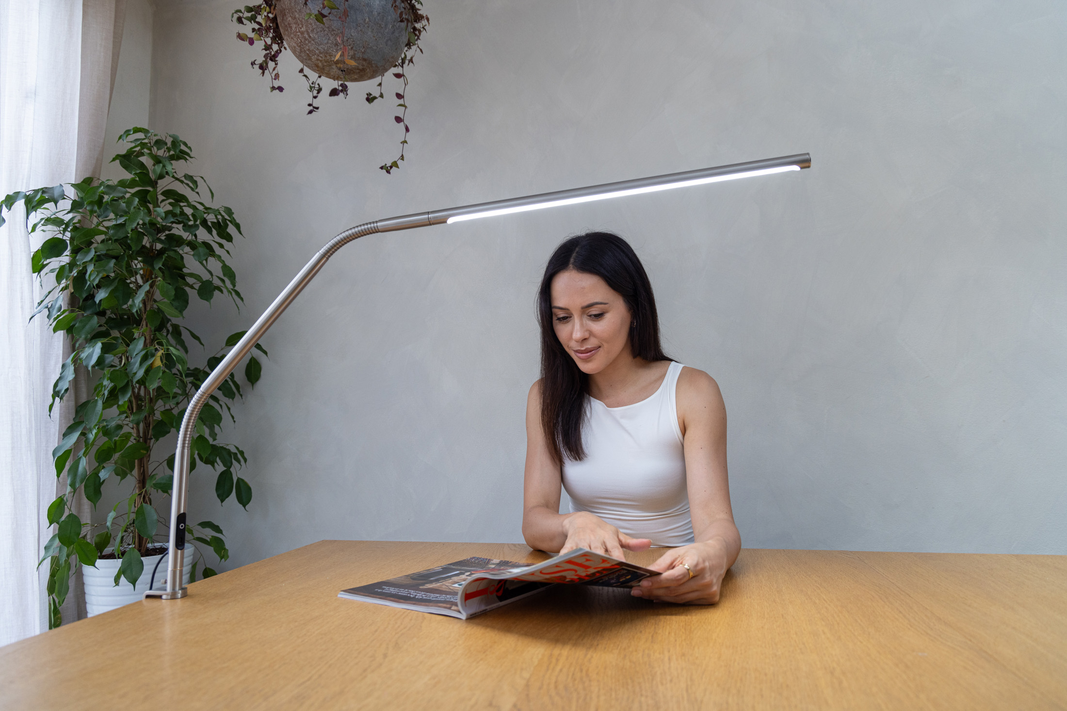 Daylight Slimline Ultra Bright Slimline Led Table Lamp Brushed