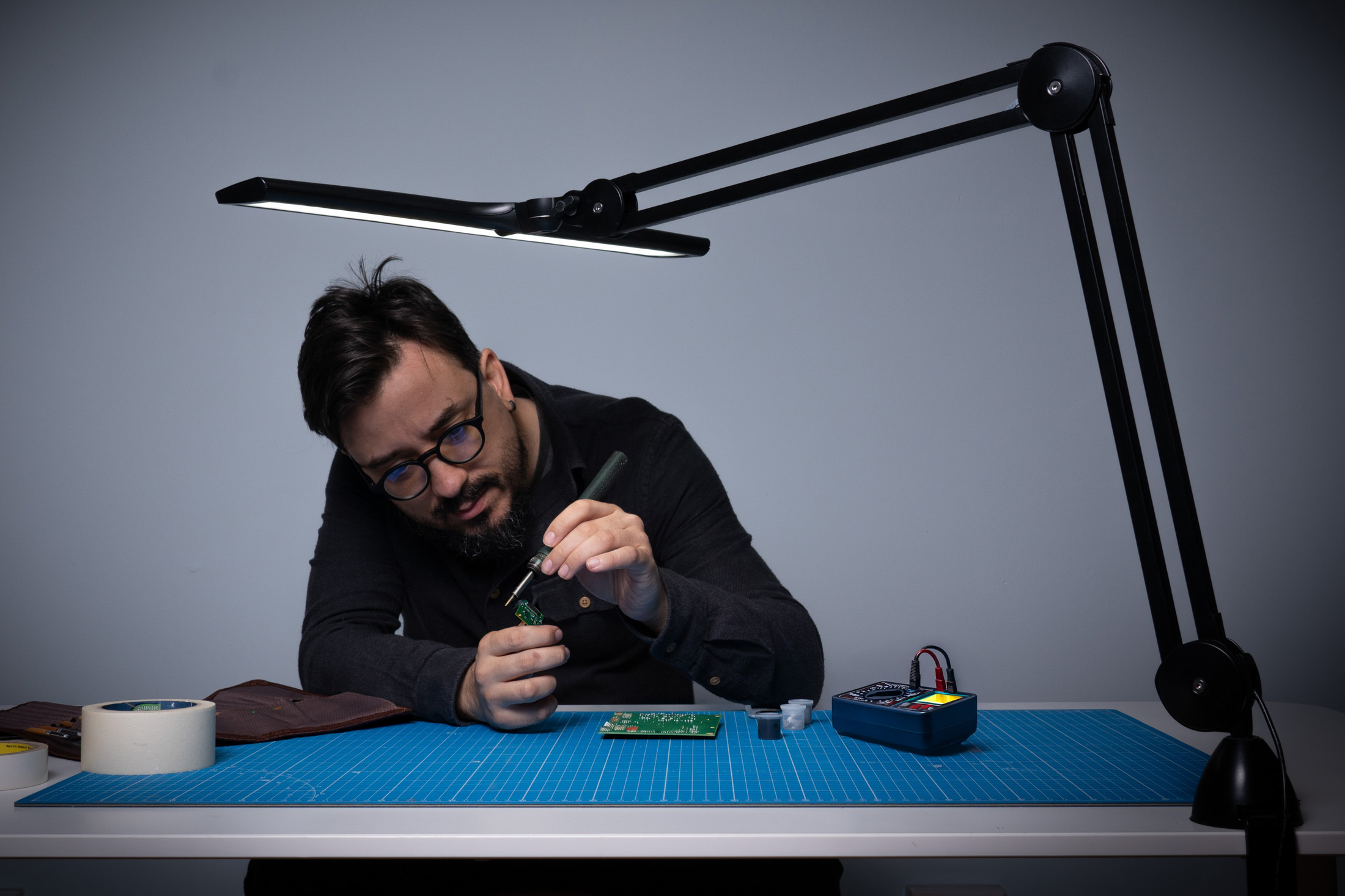 Lumi – Satin Black – The Daylight Company