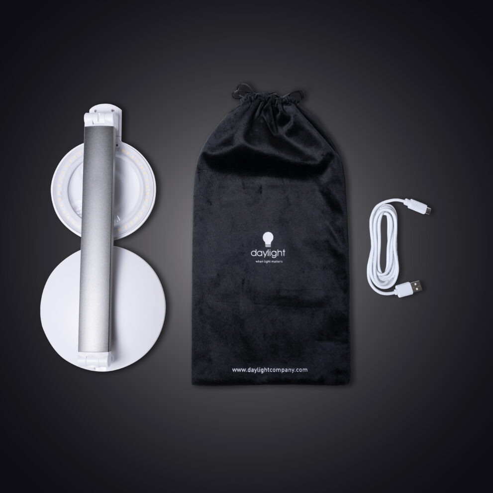 bag_flatlay_black_BG